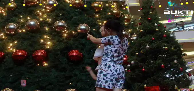 Marshel Widianto Kenang Bawa Pulang Pohon Bekas Properti Syuting Untuk Natalan